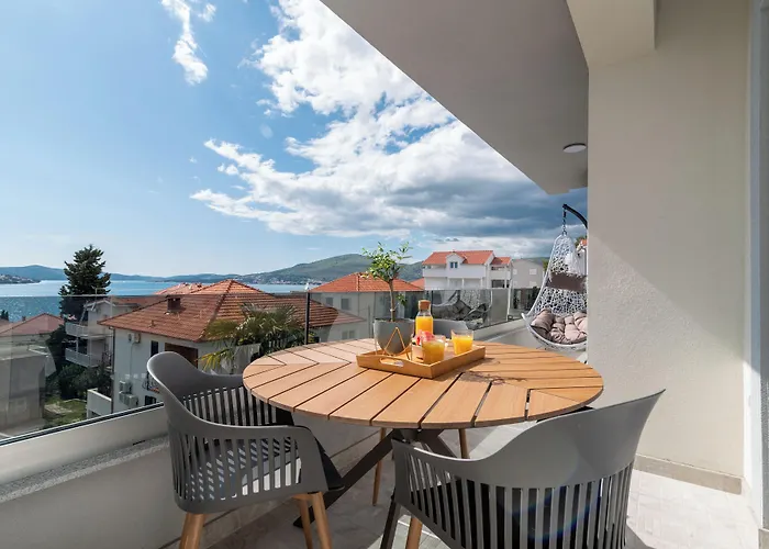 Eight By Kuzmanic Appartement Trogir