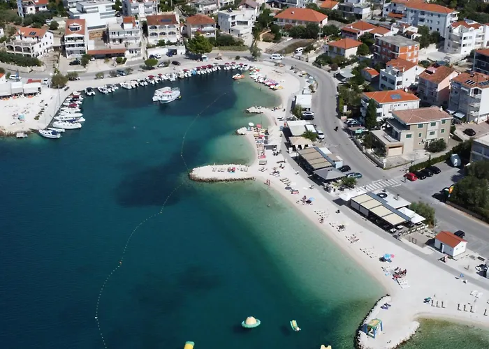 Eight By Kuzmanic * Trogir