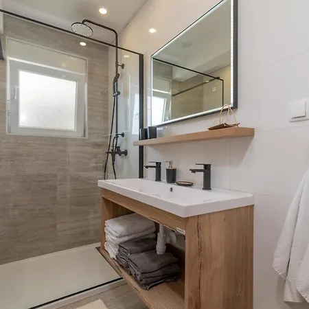 Villa Eight By D Apartamento Trogir