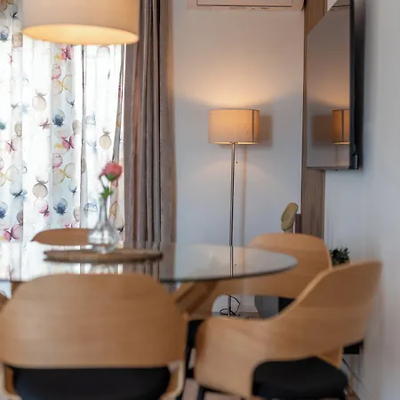 Villa Eight By D Apartamento *
