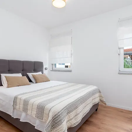 Eight By Kuzmanic Trogir