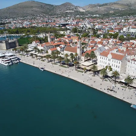 Apartament Eight By Kuzmanic Trogir