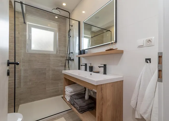 Eight By Kuzmanic Apartament Trogir