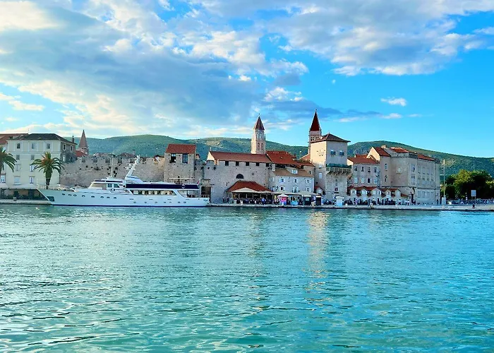 Eight By Kuzmanic * Trogir