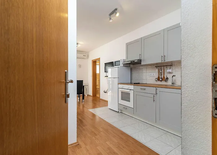 Eight By Kuzmanic Apartament *